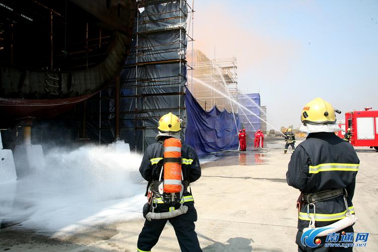 港闸区举行2012年船舶修造行业应急救援演练
