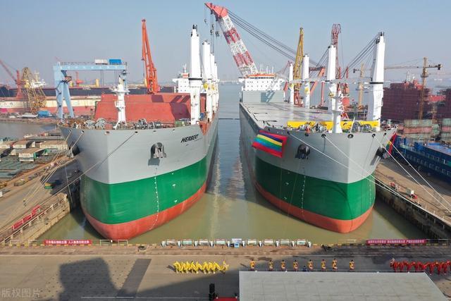 2021年12月6日,江苏江阴中船澄西船舶修造基地,由中波轮船公司订造的